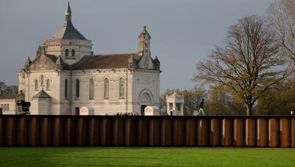 L’Anneau de la mémoire voisine avec le site de Notre-Dame-de-Lorette.
