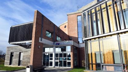 L’homme a menacé et violenté une infirmière.