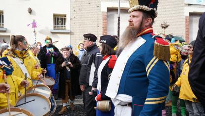 La bande de Coudekerque-Branche est menée par le tambour-major Grand Christophe.