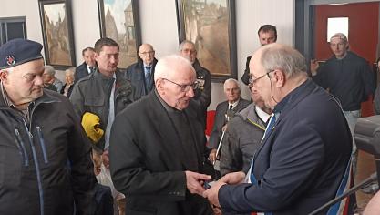 Une cérémonie avait lieu dimanche 23 mars pour remettre la médaille de la ville à Albert Boone.