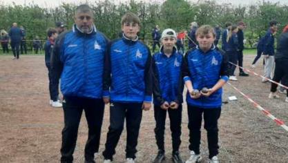 jeunes pétanque 2.jpg