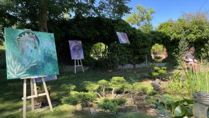 Artistes et exposants présenteront leur savoir-faire dans le jardin de la méditation.