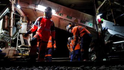 Les travaux sont menés de nuit et nécessitent une fermeture totale des passages à niveau, sauf pour les piétons.
