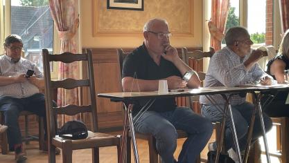 Le 24 juin dernier, David Lefebvre siégeait pour la première fois comme conseiller indépendant en bout de table, après les deux élus RN de l’opposition.