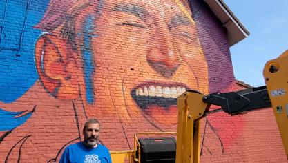 Qui se cache derrière le portrait réalisé par Bertrand Parse ? On vous laisse deviner.