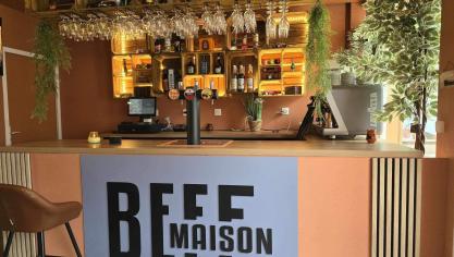 À Calais, Maison Beef recrute.