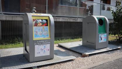 Ce lundi après-midi, la zone avait été débarrassée, mais les bornes étaient toujours pleines.