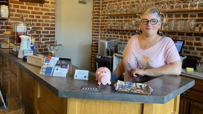Tatiana vous accueillera avec le sourire Au Pain d’Alouette, à Cambrin.