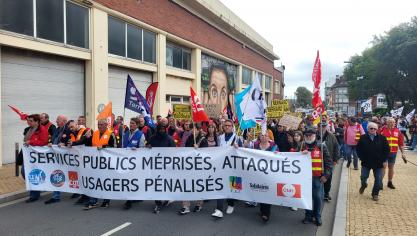 Contrairement à celui du 10 septembre, le cortège du 18 regroupait tous les syndicats de salariés locaux.