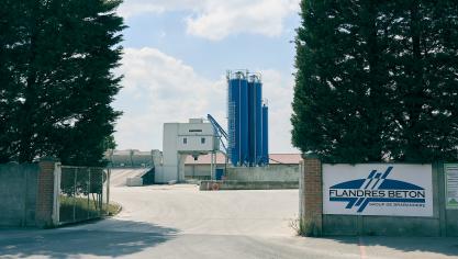Le site d’Hazebrouck de la société Flandres béton, dont le siège est à Dunkerque, est situé face au centre technique municipal rue de Vieux-Berquin.