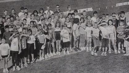 Une piste d’athlétisme derrière le groupe scolaire de Tatinghem a été aménagée. En septembre 2000 la municipalité a organisé une première animation pour cent cinquante jeunes.