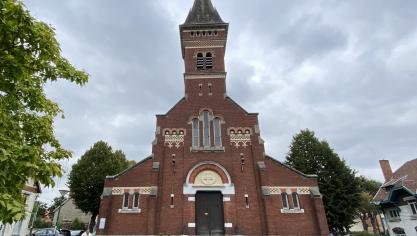 L’église Saint-Edouard ou église du 12 et situé au cœur du quartier du 12/14 à Lens.