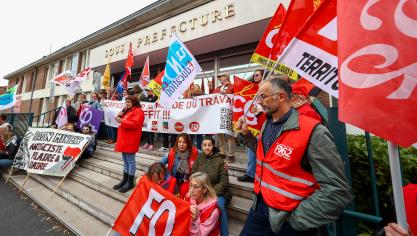 La manifestation a réuni les bannières de nombreux syndicats. Outre des membres de la CGT en nombre, étaient présents des adhérents de FO, la CFDT, la CFTC, la FSU, Sud ou encore l’UNSA.
