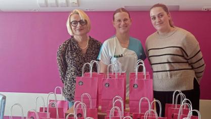 Chaque année, Caroline vend des coffrets de produits à l’aloe vera pour Octobre rose.