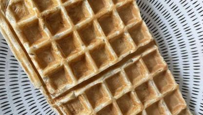 Résultat ? Des gourmandises à la texture légère sans sucre. D’ailleurs, à quoi bon sucrer la pâte des gaufres si l’on en ajoute par-dessus une fois qu’elles sont cuites ? Sus au sucre !
