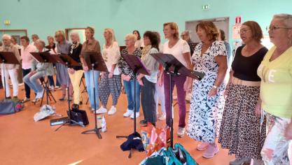 Les choristes sportifs laissent leurs baskets au placard pour animer l’Urban Trail