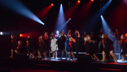 Le nouveau spectacle d’Ensemble pour Manon a réuni 35 chanteurs et danseurs sur scène.