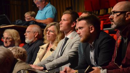 Edouard Debucquet (deuxième en partant de la droite) et Pierrick Berteloot (au centre) du temps où les deux hommes travaillaient ensemble.