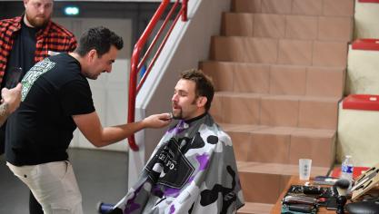 Un barber sera présent pour vous faire une belle moustache.