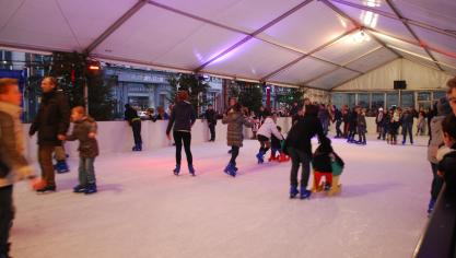 La patinoire revient pour l’édition 2025 du marché de Noël d’Hazebrouck.