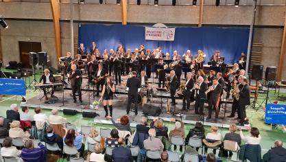 Pour terminer l’édition 2025 du concert de Noël, l’orchestre d’harmonie avait rejoint sur scène le groupe Soul Time.