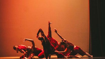 Le Grand Saut aura lieu au théâtre de Calais le dimanche 10 mai.