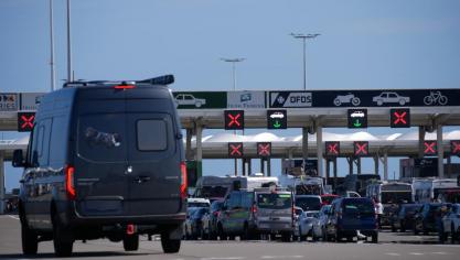 Illu port Calais.jpeg