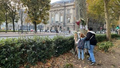Le décès de Mathis avait entraîné de nombreux hommages comme ici sur les lieux du drame.