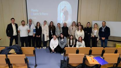 Une intervention qui montre comment la prise de rendez-vous en ligne et les réseaux sociaux transforment les salons de coiffure.