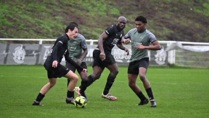 Après l’expulsion de Camara, le Calais Beau Marais s’est retrouvé en infériorité numérique.