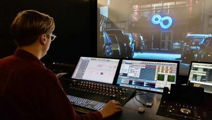 Thomas Pichon travaille en post-production, une fois le film fini.
