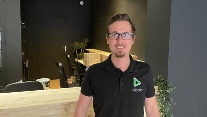 Le magasin se situait rue des Royarts, juste à côté de la mairie.