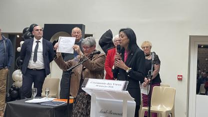 C’est avec beaucoup d’émotion que l’édile a reçu toutes les surprises qui lui ont été présentées.