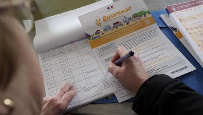 L’Insee incite les habitants à remplir le questionnaire sur internet, mais il est toujours possible de le faire sur papier.