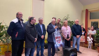 Le maire Michel Decool a invité son conseil municipal à venir sur scène pour ses derniers voeux à sa population