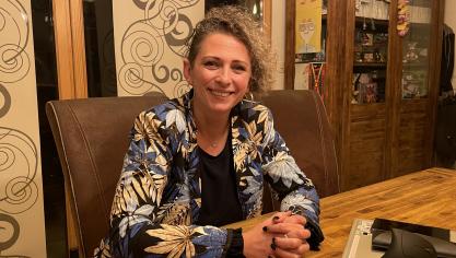 Élue par les conseillers municipaux en 2023, Marie Sandra sera cette fois soumise au vote des habitants.