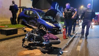 L’accident a impliqué un motard et son passager de 15 ans.