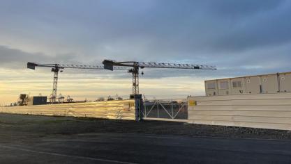 Le centre de rétention administrative de Loon-Plage, toujours en construction, explique en partie les moyens supplémentaires injectés en magistrats et greffiers, au tribunal judiciaire de Dunkerque.