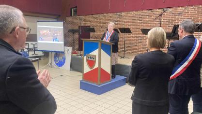 La maire a reçu une standing ovation