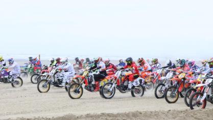 C’est parti pour trois heures de course sur le sable touquettois.