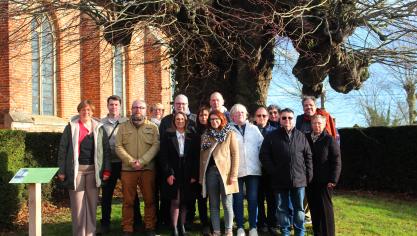 Marie-Hélène Stopin (à gauche), tête de liste de Lynde, ensemble poursuivons l’élan, et les colistiers pour les élections municipales de 2026.