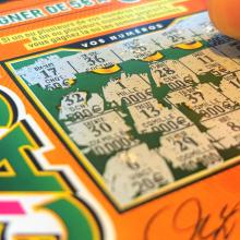 Un jeune homme et sa famille originaire de l’Hérault ont remporté le jackpot à un jeu à gratter de la Française des jeux (FDJ).