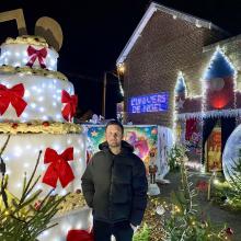 Hugo fête les 10 ans de l’Univers de Noël dans sa nouvelle maison, à Neuvireuil !