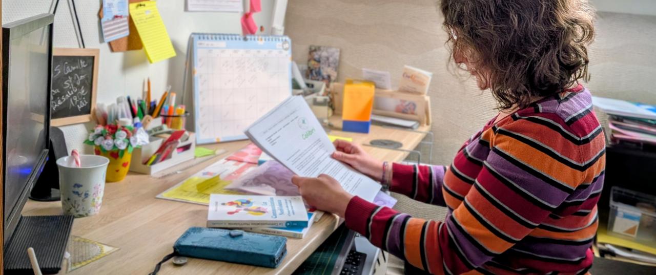 Le trouble de l’oposition reflète souvent une détresse profonde, héritée de traumatismes ou de situations complexes à la maison.