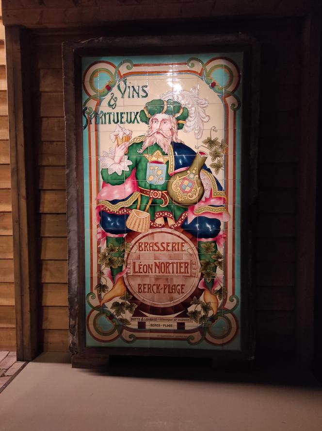 Au Musée de la Céramique, faïences, poteries, porcelaines et grès forment une collection de plus de 600 céramiques. Un parcours ludique et interactif retrace près de 300 ans de production de céramique à Desvres du XVIIe au XXe siècle.