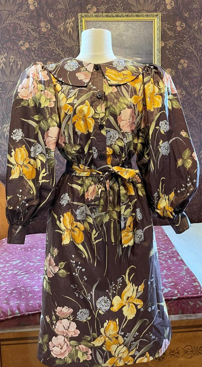 Une robe dessinée par Marylin Feltz, une jeune créatrice de mode Parisienne.