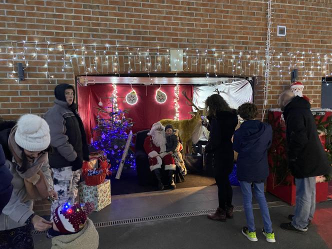 Le père Noël vous accueillera pour une petite photo souvenir.
