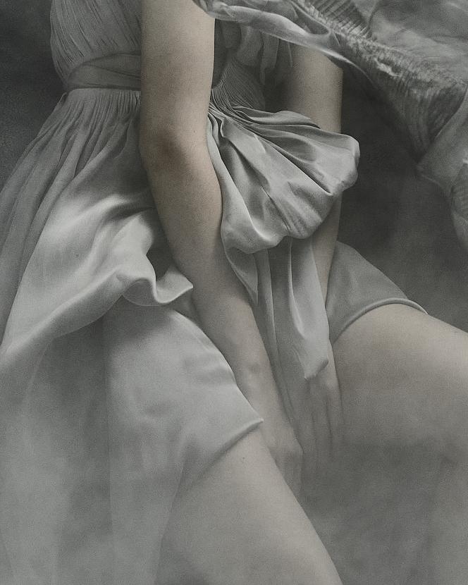 08-Robe Azalea-collection SS2016-Blooming Ashes-Yiqing Yin